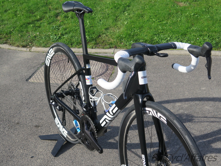 <span class="marque">Enve</span><br>Melee Team Total Energie – Image 2